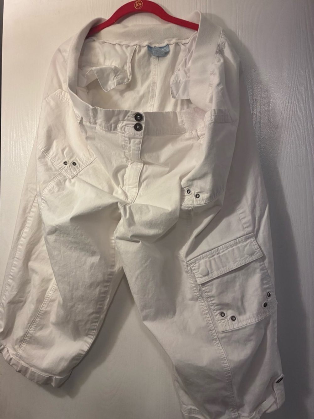 Liz & Me White Cargo Capris
